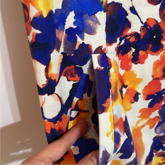 Lands’ End floral dress with pockets - Picture 2 of 3